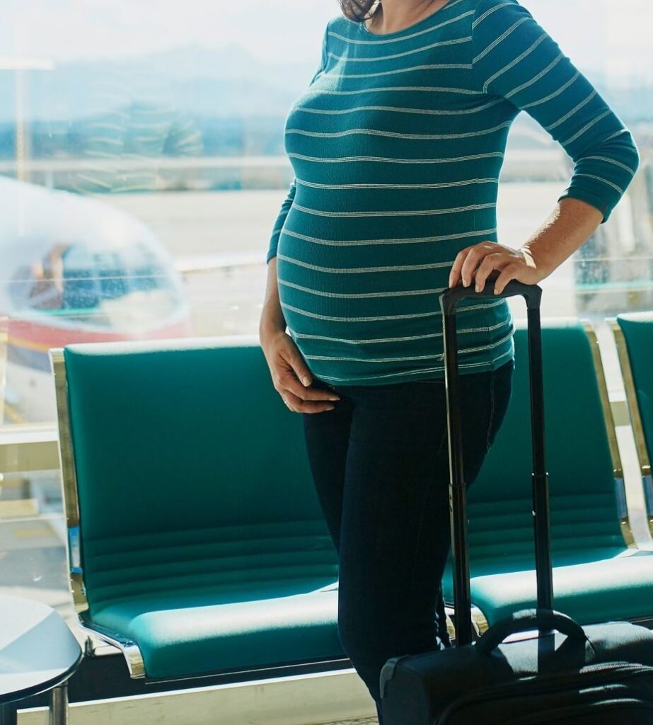 Перелеты при беременности: как, когда и сколько можно летать будущим мамам?