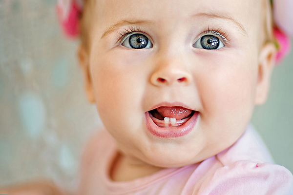 Прорезывание зубов: как помочь малышу и что делать в этой ситуации