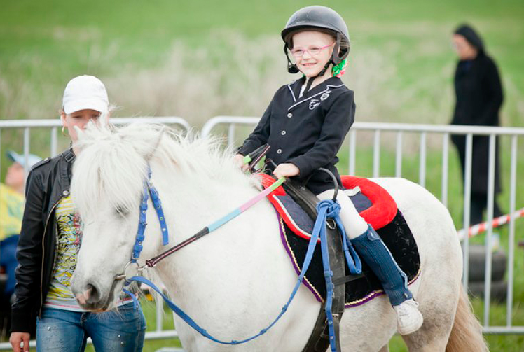 Занятие конным спортом для детей. Разберемся в подробностях