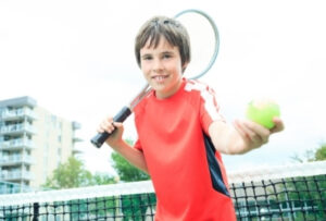 ребенок теннисист